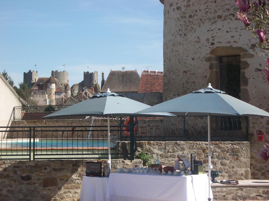 Hotel Hob Montespan Talleyrand Bourbon-lʼArchambault Exterior foto