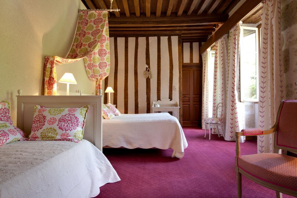 Hotel Hob Montespan Talleyrand Bourbon-lʼArchambault Exterior foto