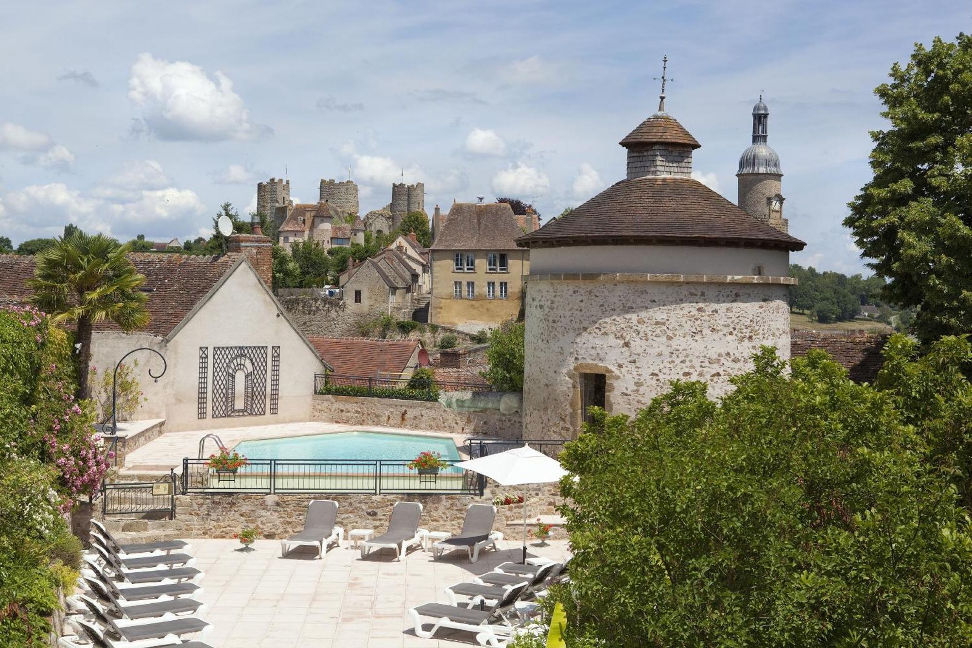 Hotel Hob Montespan Talleyrand Bourbon-lʼArchambault Exterior foto