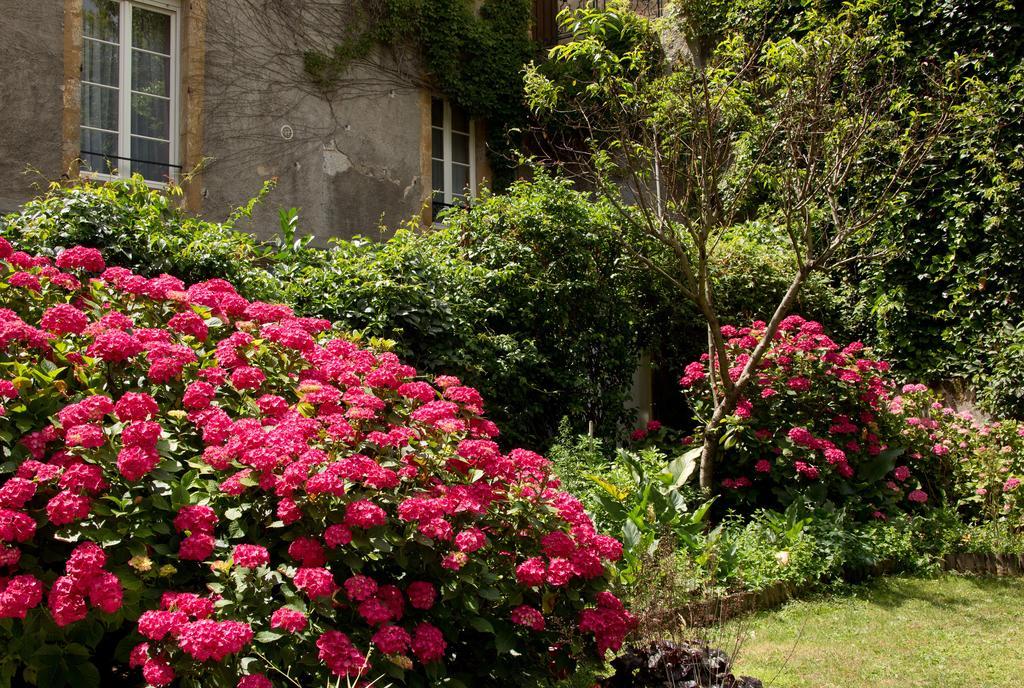 Hotel Hob Montespan Talleyrand Bourbon-lʼArchambault Exterior foto