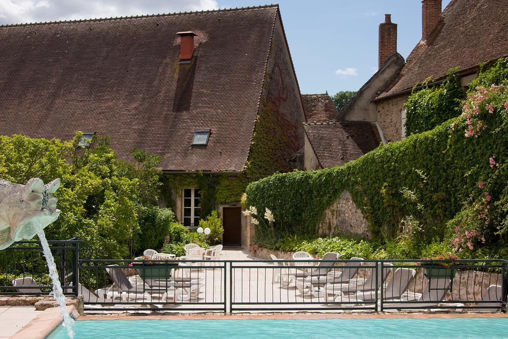Hotel Hob Montespan Talleyrand Bourbon-lʼArchambault Exterior foto