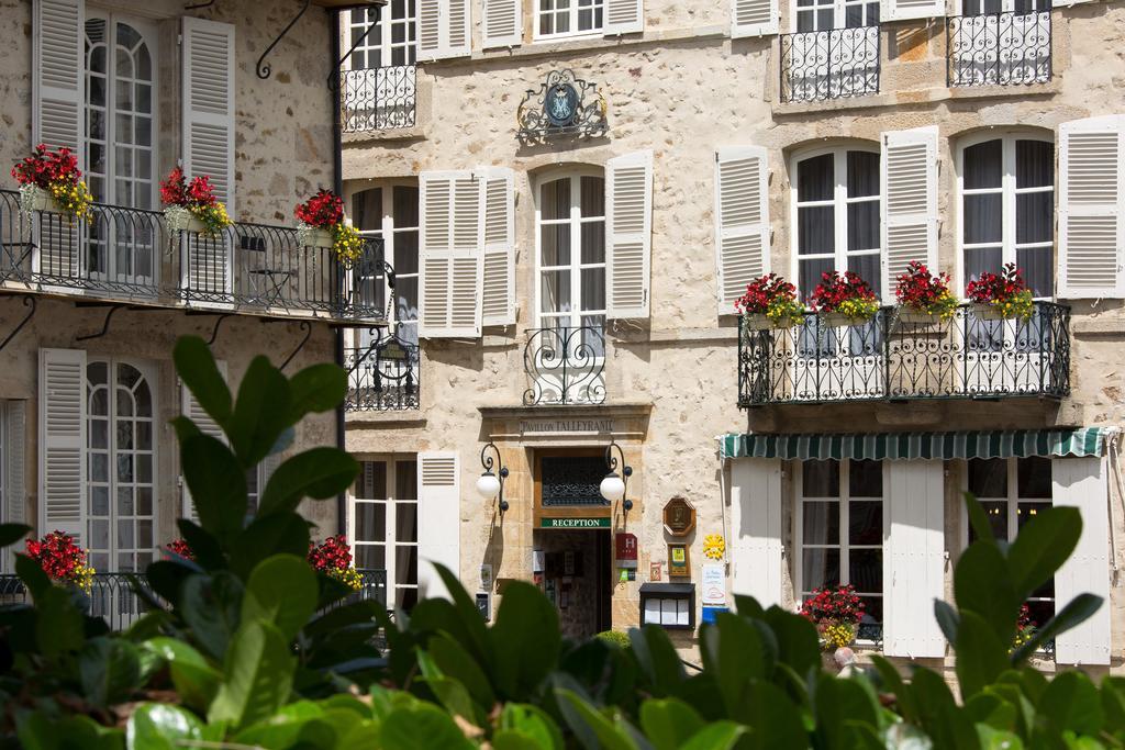 Hotel Hob Montespan Talleyrand Bourbon-lʼArchambault Exterior foto