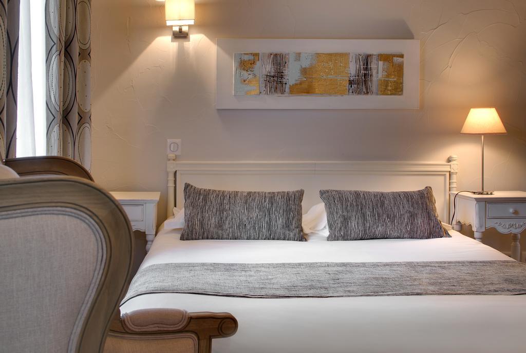 Hotel Hob Montespan Talleyrand Bourbon-lʼArchambault Exterior foto