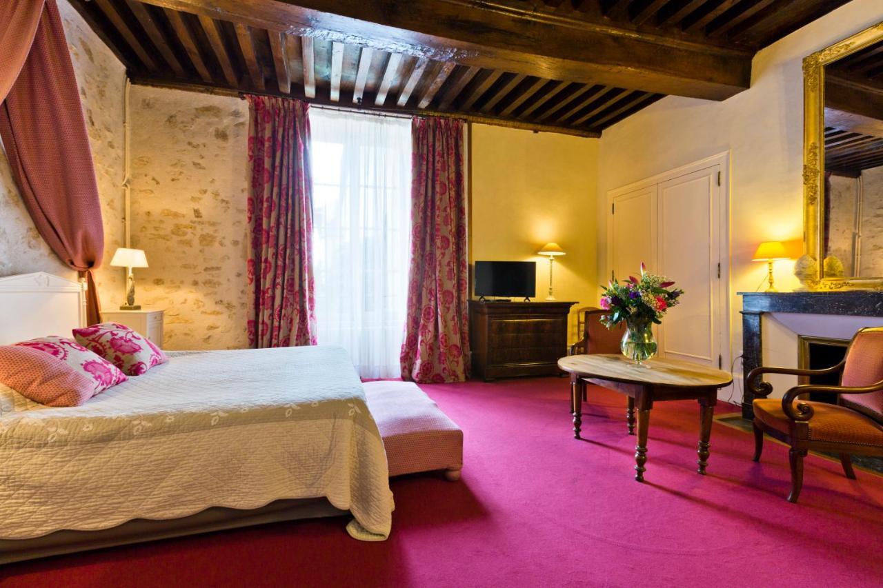Hotel Hob Montespan Talleyrand Bourbon-lʼArchambault Exterior foto