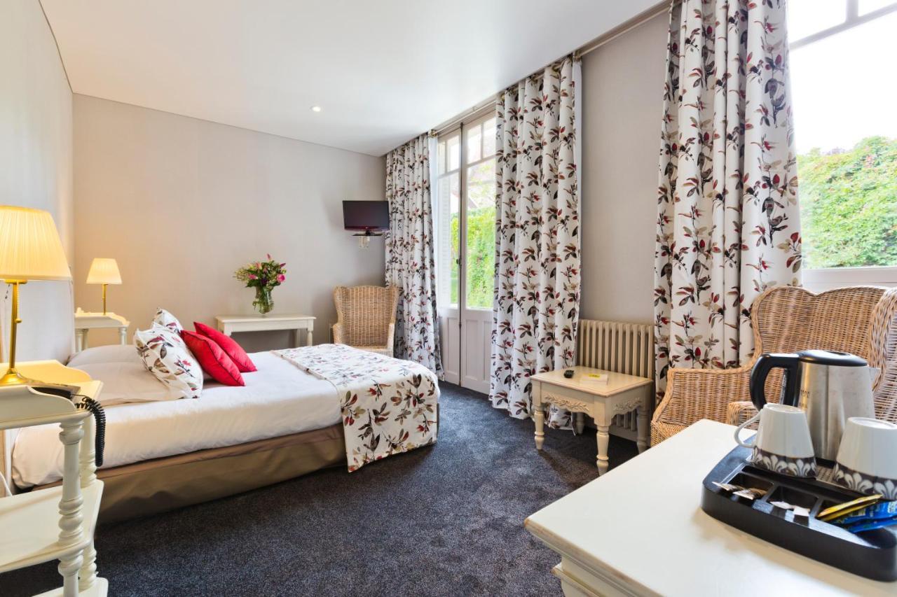 Hotel Hob Montespan Talleyrand Bourbon-lʼArchambault Exterior foto