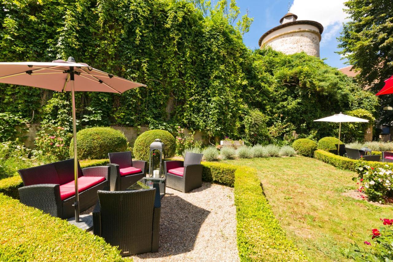 Hotel Hob Montespan Talleyrand Bourbon-lʼArchambault Exterior foto